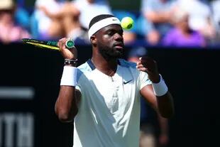 Frances Tiafoe, author of a very curious (bad) serve on the professional circuit. 