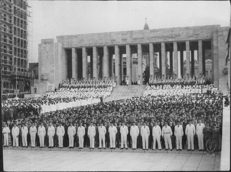 Inauguración del Monumento a la Bandera, Rosario, 20 de junio de 1957.