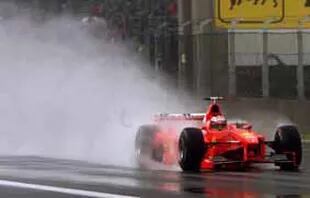 Bajo la lluvia, Michael Schumacher logró victorias deslumbrantes