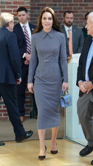 Kate Middleton, Princesa de Gales de Gran Bretaña, visita la Universidad de Harvard el 2 de diciembre de 2022 en Cambridge, Mass.