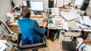 Un escritorio desordenado puede indicar problemas con la puntualidad