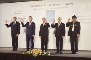Mario Abdo Benítez (Paraguay), Macri, Tabaré Vázquez (Uruguay), Michel Temer (Brasil) y Evo Morales (Bolivia) participaron de la Cumbre de Presidentes del Mercosur 2018 en Montevideo
