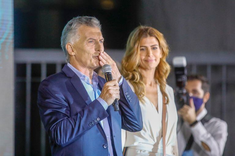 Mauricio Macri junto a su esposa Juliana Awada durante la presentación de su libro