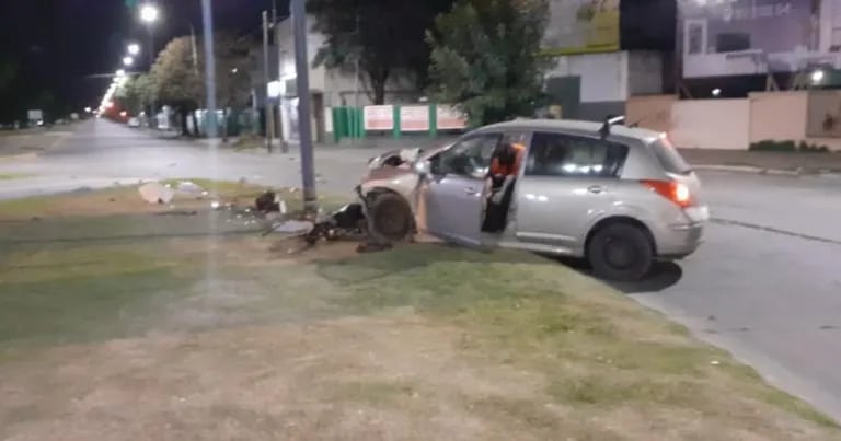 Un argentino rompió el récord mundial de alcoholemia: manejó borracho y chocó contra un poste de luz en Necochea