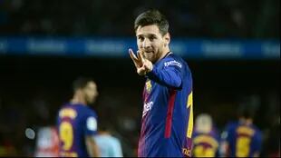 Messi hizo los dos primeros goles, con dedicatoria
