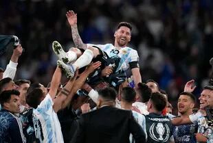 El festejo argentino en Wembley: Messi sumó otro título