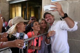 Facundo Arana se tomó selfies con sus fans