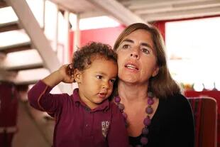 Angie Ferrazzini, junto a su hijo Moreno, que por ahora no tiene ninguna vacuna