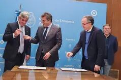 El Gobierno y el sector privado firmaron un acuerdo para evitar trabas paraarancelarias en Europa
