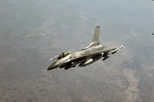 Un jet F-16 de la fuerza aérea estadounidense.  (Prensa Europa)