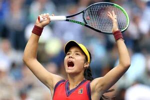 Emma Raducanu, para la historia: a los 18 años destrozó todo lo conocido y se coronó en el US Open