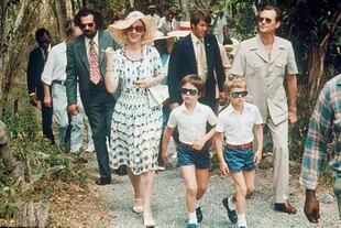 En junio de 1976, la Reina, el príncipe Henrik y los principitos fueron de visita a las Islas Vírgenes.