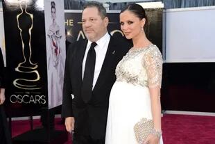 Nuevamente en los Oscar con su esposa, Georgina Chapman, la diseñadora de modas que se divorció de Weinstein en cuanto estalló el escándalo y cuya casa de alta costura, Marchesa, no pudo recuperarse de su asociación con el productor