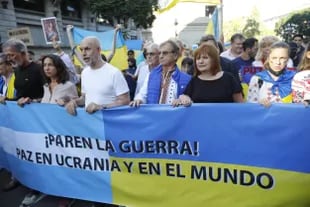 Marcha en favor de Ucrania y en contra de la guerra.Encabezaron la marcha Horacio Rodríguez Larreta y Patricia Bullrich.