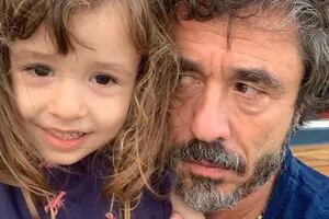 Nostálgico y viral: Pablo Granados grabó una canción porque extraña a su familia