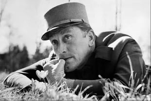 Kirk Douglas en La patrulla infernal (1957), de Stanley Kubrick, uno de los relatos definitivos del cine sobre la Primera Guerra Mundial
