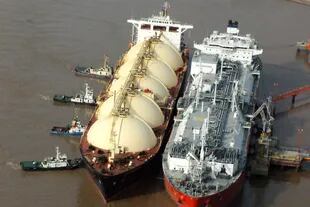 Importación de GNL: se requiere un buque regasificador para cambiarle el estado al hidrocarburo para inyectarlo en los gasoductos