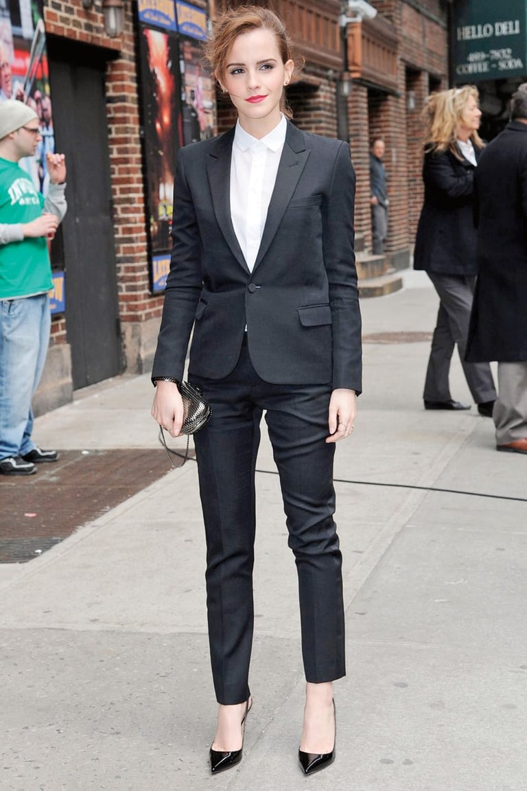 Emma Watson con un esmoquin de Saint Laurent