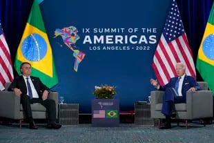 US-Präsident Joe Biden trifft sich während des US-Gipfels mit dem brasilianischen Präsidenten Jair Bolsanaro.
