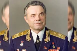 El mariscal Pavel Kutakhov, jefe de la Fuerza Aérea Soviética, ordenó la alerta que incluía los preparativos para "el uso inmediato de armas nucleares"