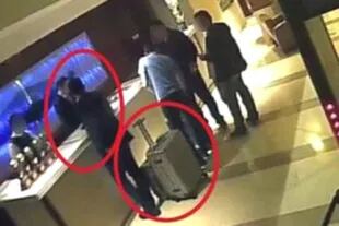 En esta imagen se ve a los sauditas en la recepción del hotel Mövenpick, en Estambul