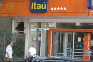 Por qué el Banco Itaú se va de la Argentina