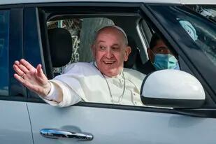“El Papa está muy bien, pero es inevitable que haya clima de cónclave”