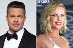 De Brad Pitt a Charlize Theron: cómo fueron los primeros besos de los famosos