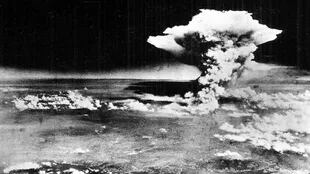 El 6 y 9 de agosto de 1945, Estados Unidos lanzó dos bombas atómicas sobre Hiroshima y Nagasaki, en Japón