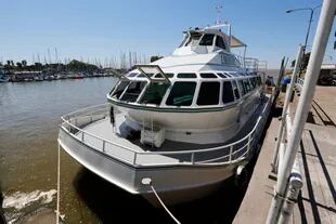 El catamarán Libertad, de la empresa de transportes Fluviales Pfluger, donde se realizaba la fiesta sobre el río Luján