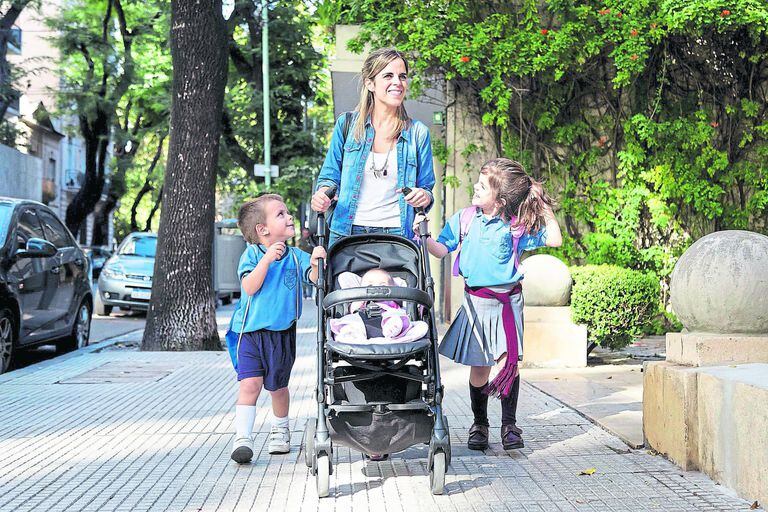 Carolina Orellana dejó su trabajo en el área de Recursos Humanos de una empresa para estar con sus hijos