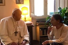 El Papa se “escapó” del Vaticano para visitar a una sobreviviente del Holocausto