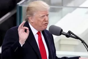 En sus discursos, Donald Trump suele realizar el gesto de "okey" con sus dedos, sinónimo de poder, autoridad y verdad