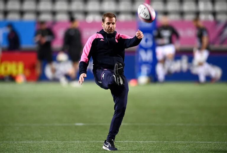 Gonzalo Quesada, entrenador de Stade Francais, una figura respetada en el Top 14 de Francia
