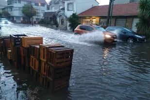 Calles inundadas en Mar del Plata
