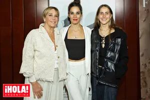Las tres generaciones se reunieron en el osado debut teatral de la actriz en Madrid