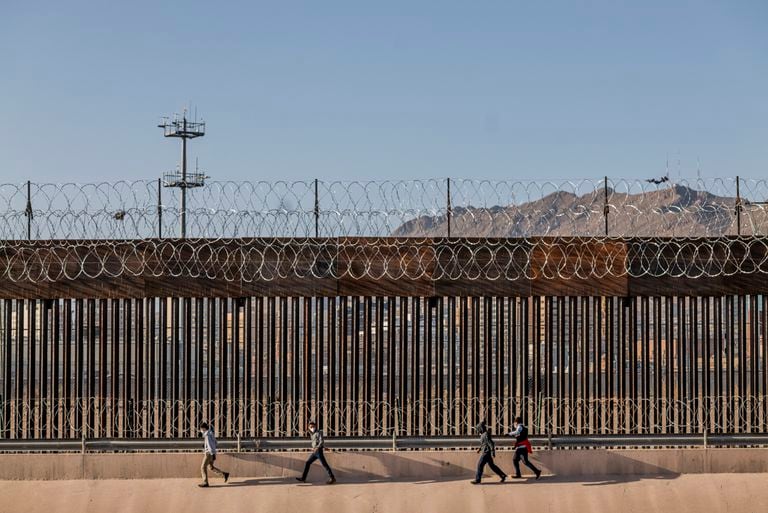 Solicitantes de asilo se preparan para cruzar a Texas desde Ciudad Juárez, México: mientras que la política de inmigración de EE.UU. sigue estancada en su mayor parte, otros países que se enfrentan a fuerzas laborales envejecidas 