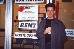 Jonathan Larson, el autor de la comedia musical Rent que nunca llegó a conocer el éxito