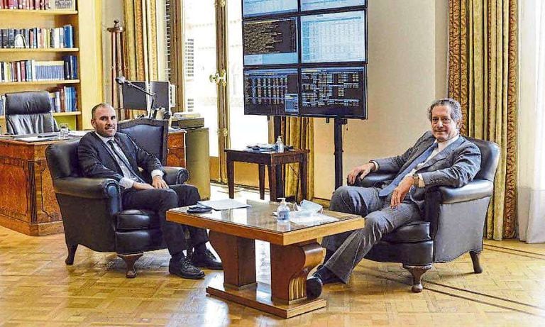 Martín Guzmán y Miguel Pesce (BCRA) parecen haber dejado de lado las diferencias por un rato. El Banco Central moderó el uso de reservas para dar una sensación de estabilidad. 