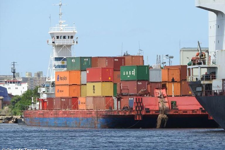 Marina mercante
Por qué los barcos ya no quieren
operar bajo la bandera argentina
Buque Piray Guazú