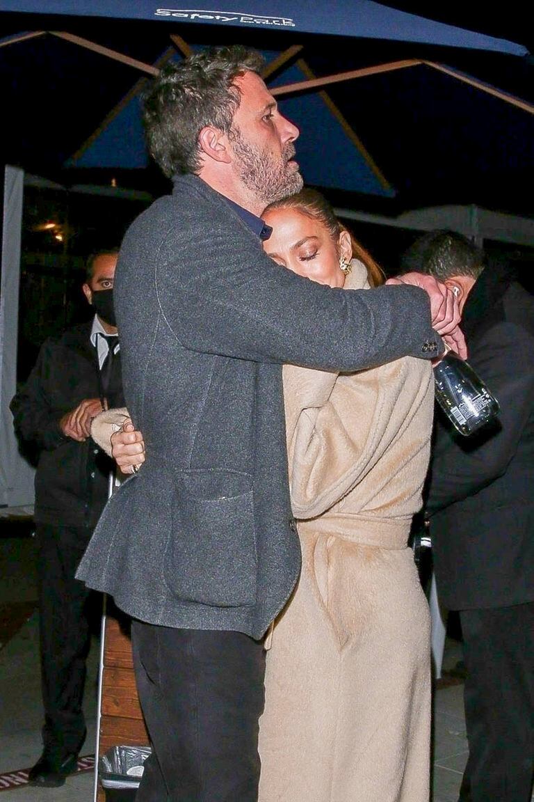 Jennifer Lopez and Ben Affleck make no secret of their love after enjoying a romantic dinner at Spagos restaurant in Beverly Hills.