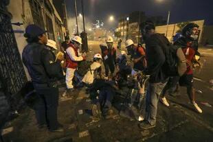 Muere un manifestante en violentas protestas en Lima contra el Gobierno