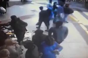 Tres heridos en un violento enfrentamiento entre comerciantes y manteros