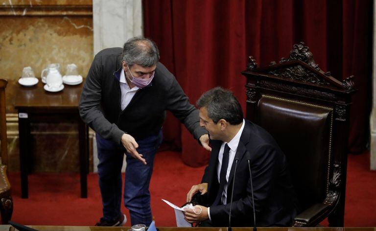Máximo Kirchner y Sergio Massa el viernes en la Cámara de Diputados.