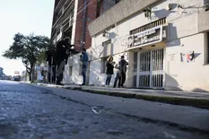 Atacan la Municipalidad y la Defensoría del Pueblo de Villa Gobernador Gálvez