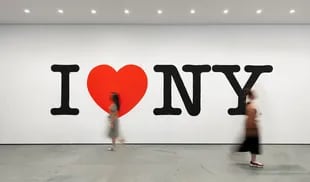 El logo de "I (love) NY" de Milton Glase en el MoMA