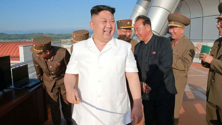 Xi Jinping se suma a las sanciones contra Kim Jong-Un y ordena cerrar todas las empresas norcoreanas