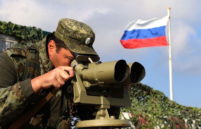 Un militar ruso desplegado en Crimea 