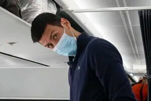 Djokovic no confía en las vacunas, pero compró parte de un laboratorio para desarrollar un tratamiento contra el covid