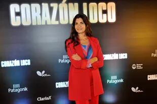 El look de Soledad Villamil para el evento nocturno: a puro color, con un blazer rojo, posó para los flashes